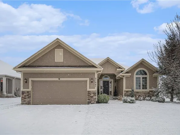 21647 W 177th Ter, Olathe, KS 66062