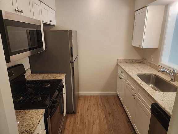4th image of 2407 Mission Hill Dr APT 104