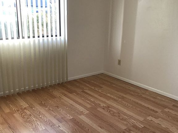 5th image of 686 S 8th St APT 8