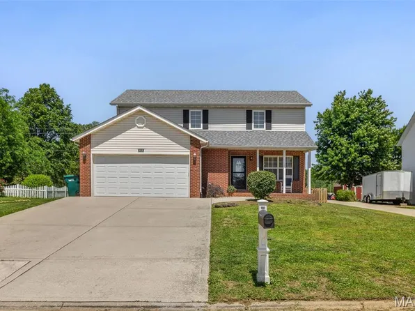 9916 Bending Oaks Dr, Lebanon, IL 62254