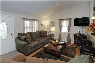3rd image of 124 30th St S