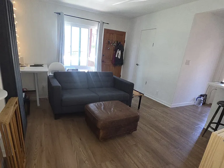 2319 Carleton St #B — Photo 4