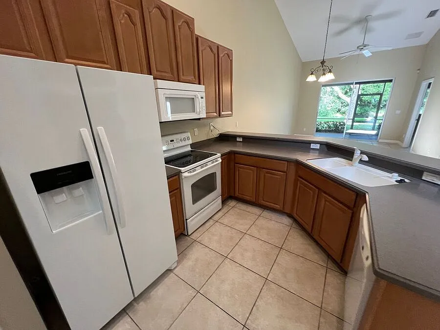 2633 Rutledge Ct — Photo 4