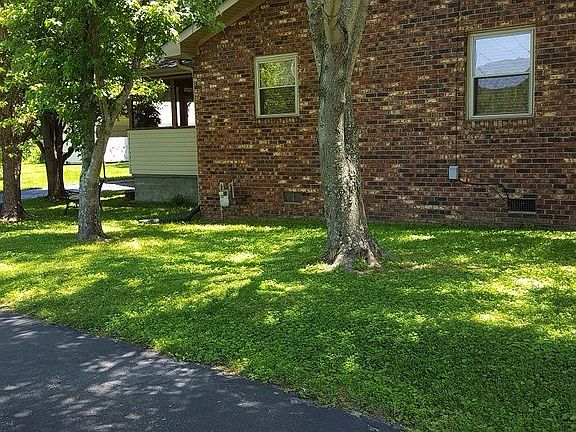 4th image of 76 Oak Dr