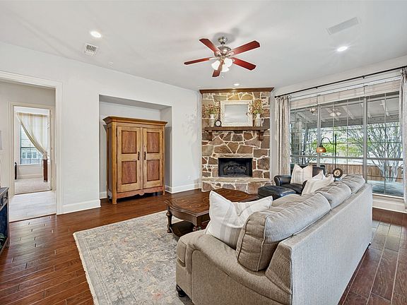 3rd image of 960 Willow Ridge Dr