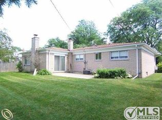 3639 Pall Dr, Warren, MI 48092