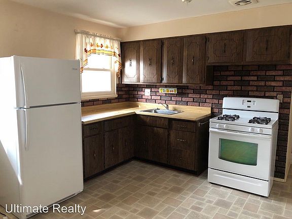 4th image of 1590 Champlin Dr