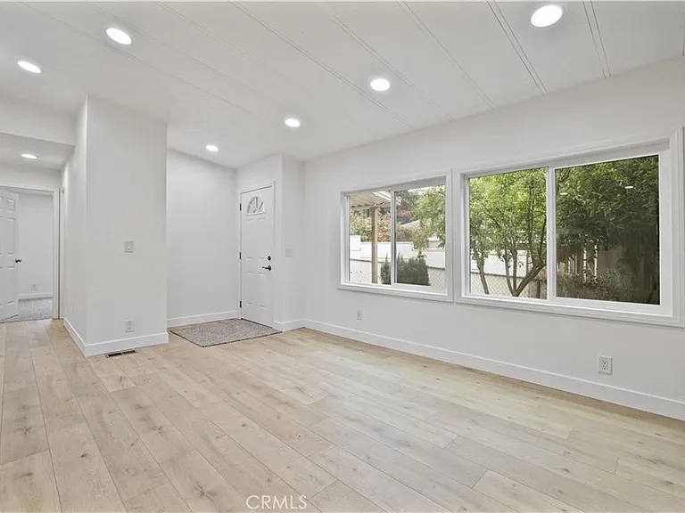 32549 Crescent Ave — Photo 5