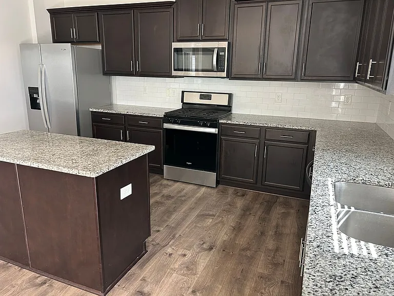 356 Bryson Blvd — Photo 9