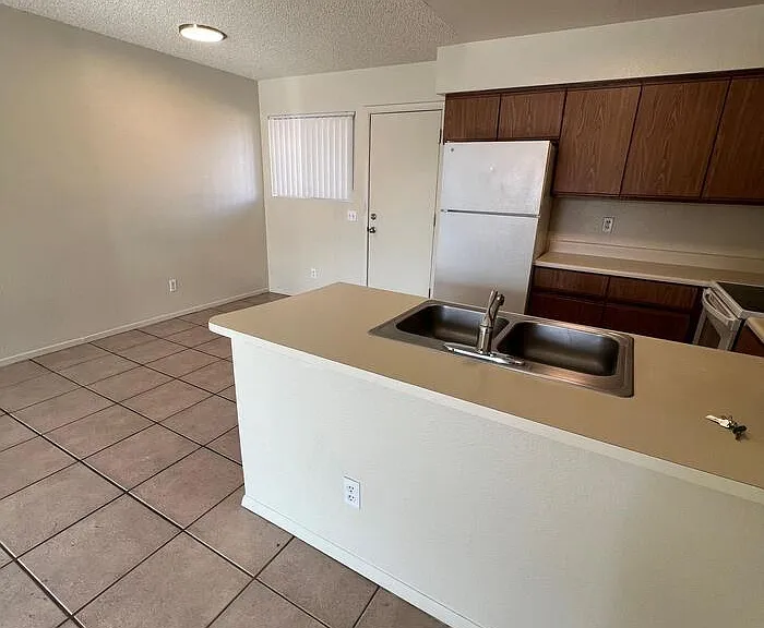 1723 E Glenn St #D — Photo 4