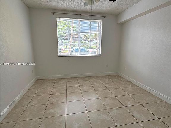 4th image of 7920 N Nob Hill Rd APT 103