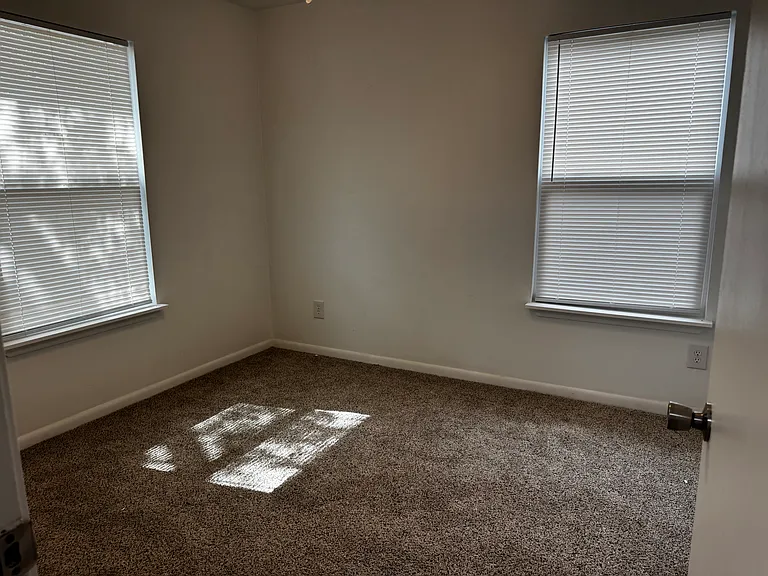 4718 S Fannin St — Photo 16