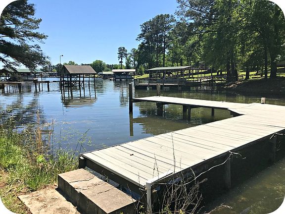 4th image of 214 Beach Dr