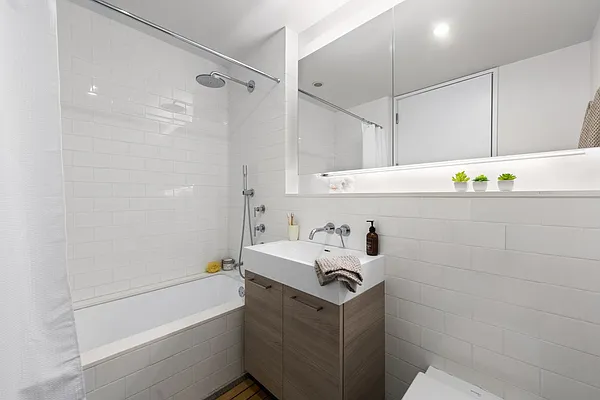 Rented by Compass | media 18