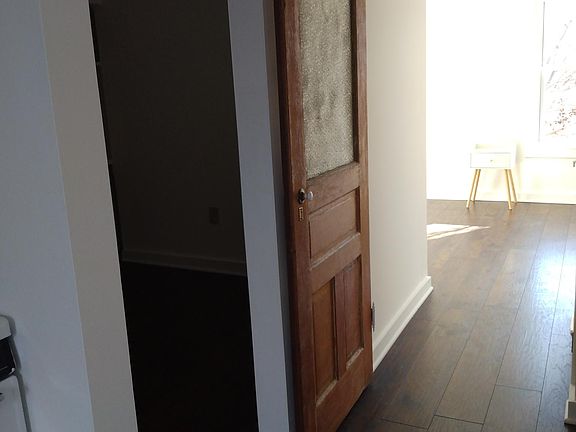 3rd image of 2023 Bainbridge St #3