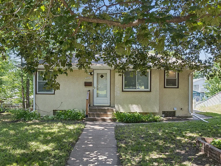 4414 Washington St NE — Photo 1