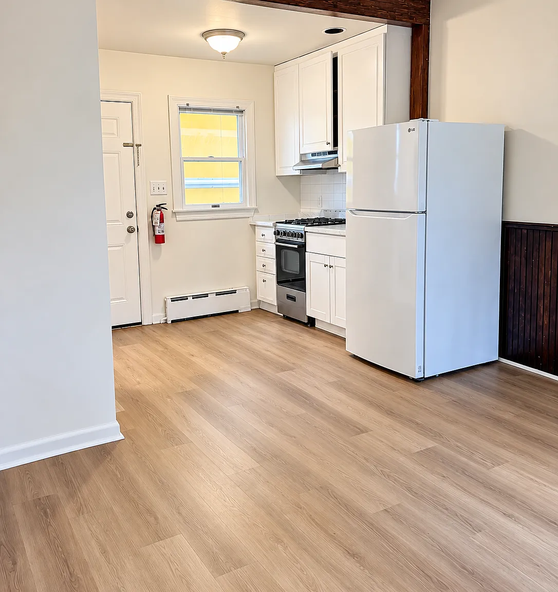 238 S Pavilion Ave — Photo 3