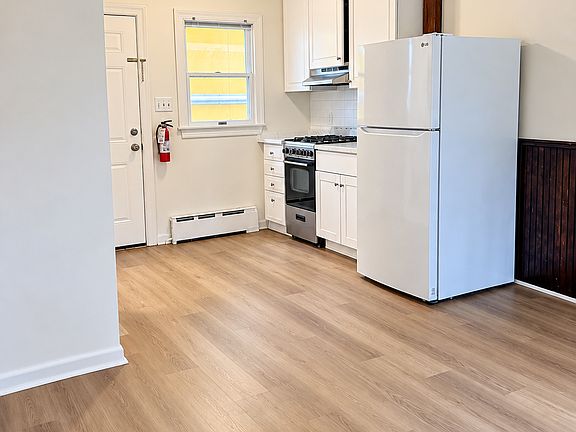 3rd image of 238 S Pavilion Ave APT C