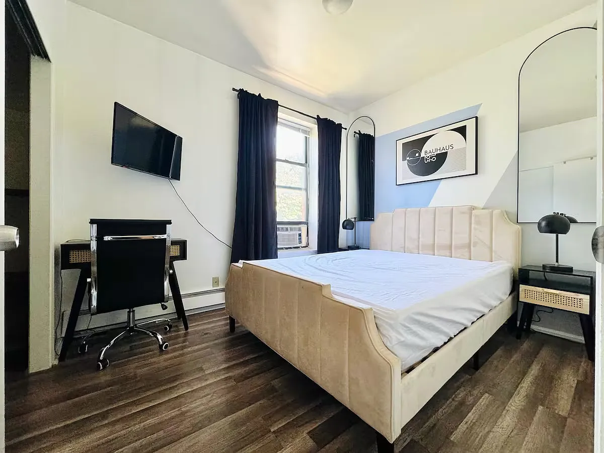 Bedroom - 404 5th St #2-47