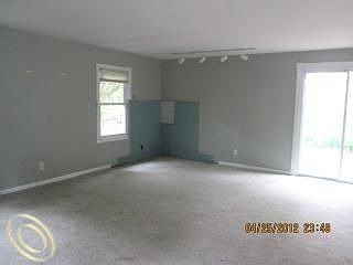 3rd image of 24546 Lois Ln
