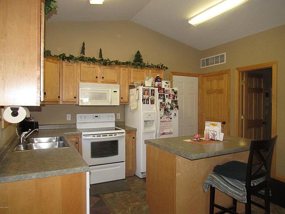 4th image of 2986 N Oaks Ln NW