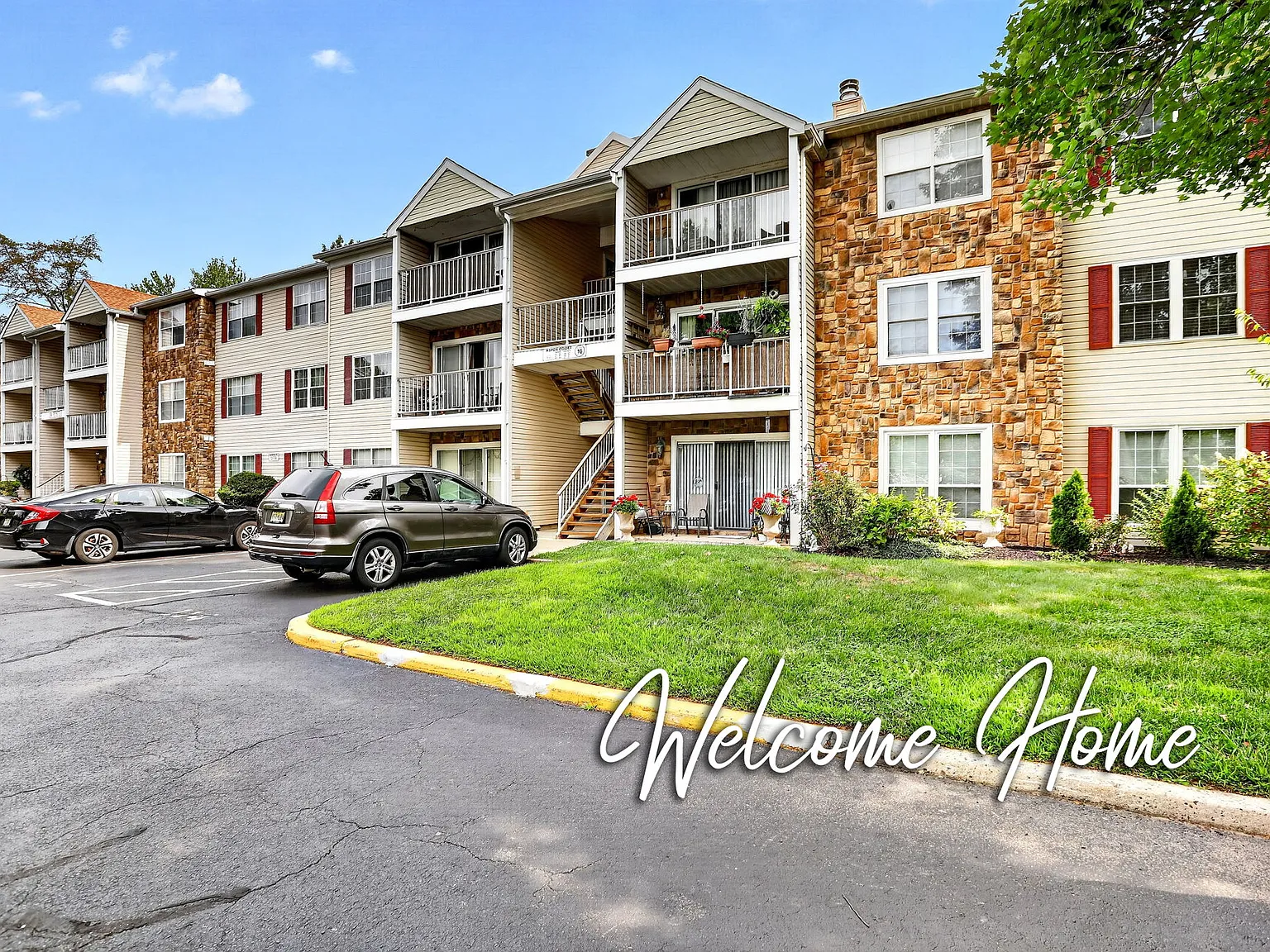 2 bed, 1100 sqft, $2,200 — Photo 4