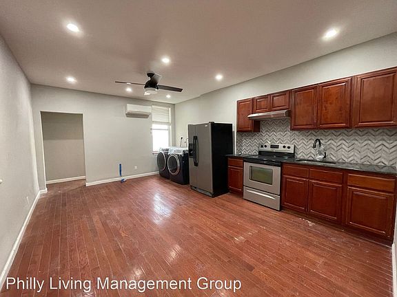 2nd image of 427 W Girard Ave #10400570