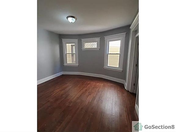 4th image of 185 Central Ave Suite 1