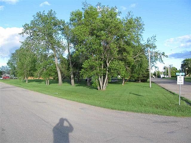 2nd image of 204 County Road 17 NE