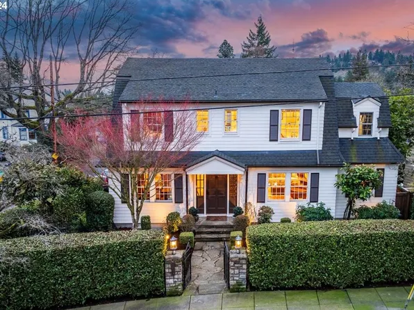 2504 SW Ravensview Dr, Portland, OR 97201