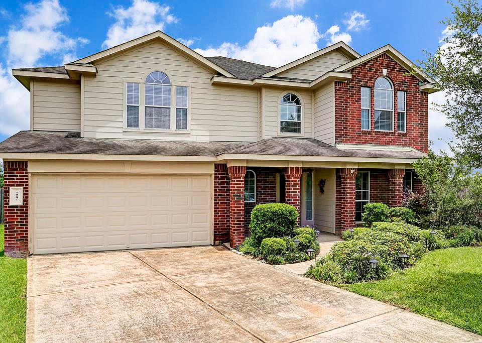 1st image of 1901 Plum Falls Ln
