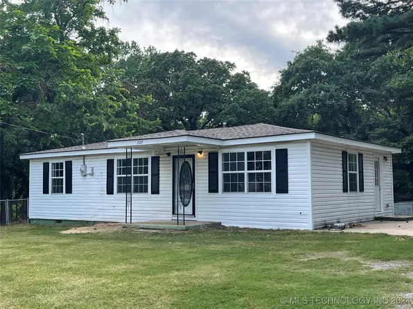 209 N Russell Ave, Atoka, OK 74525