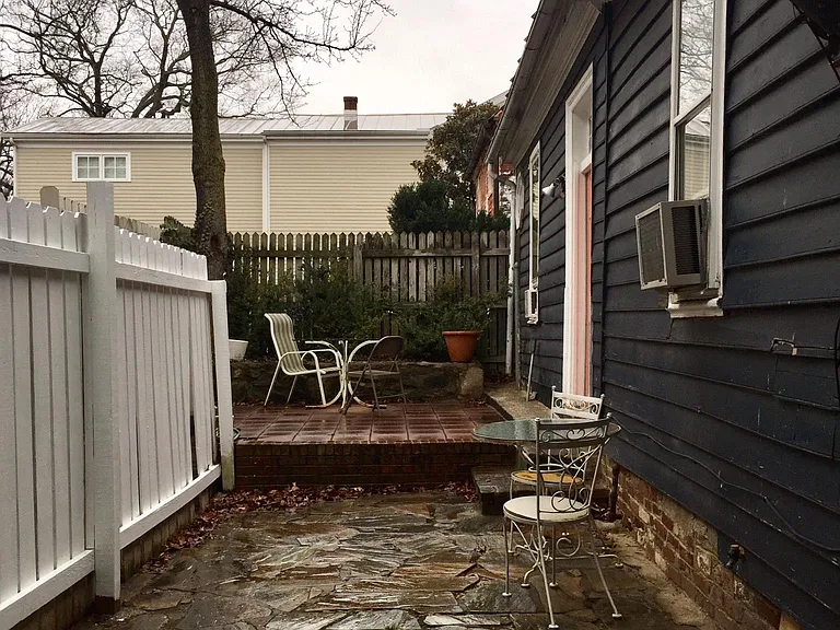 1218 Caroline St — Photo 11