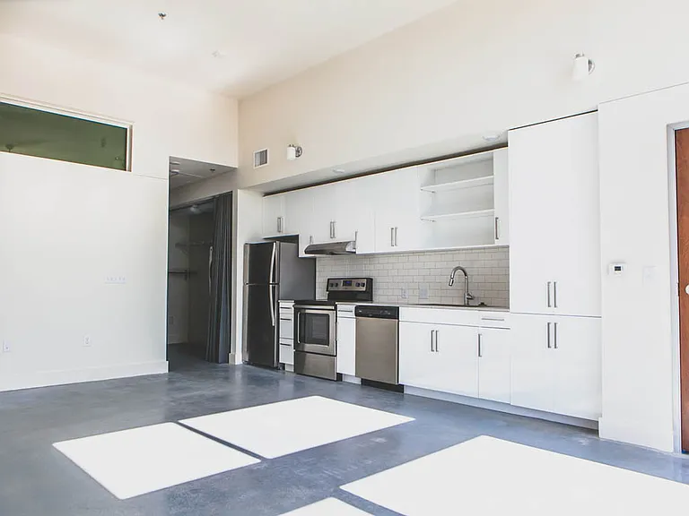 Eight Forty Apartments — Photo 10