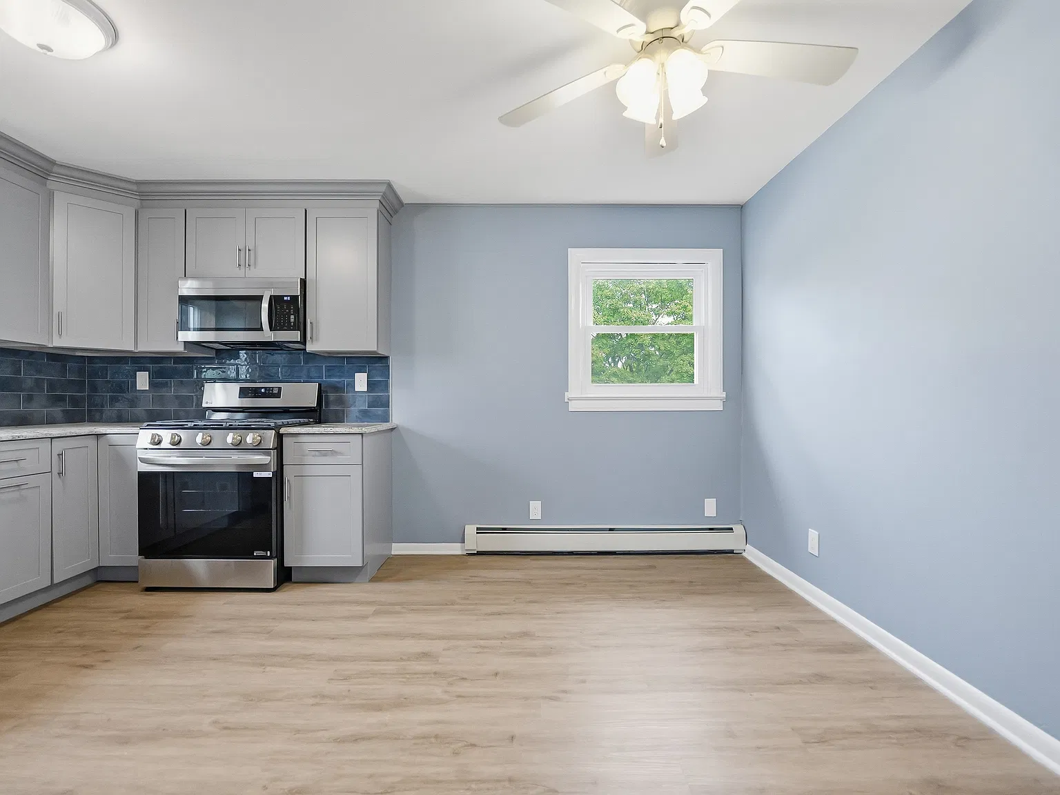 2 bed, 875 sqft, $2,400 — Photo 4