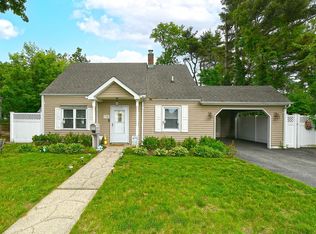 335 Orchid Rd, Levittown, NY 11756