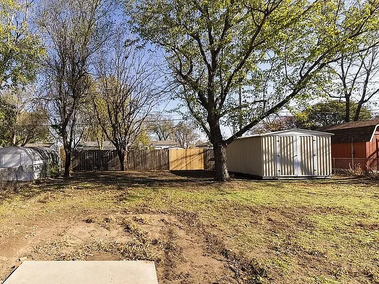 236 N Sunnyside Rd — Photo 17