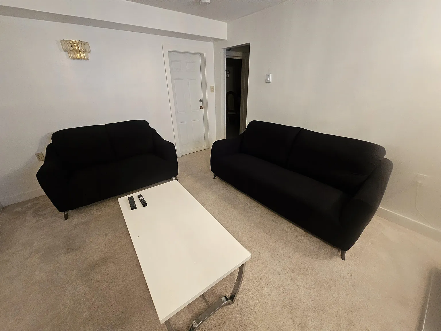 2 bed, 1000 sqft, $2,345 — Photo 2