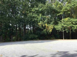 3725 Lochview Dr, Loganville, GA