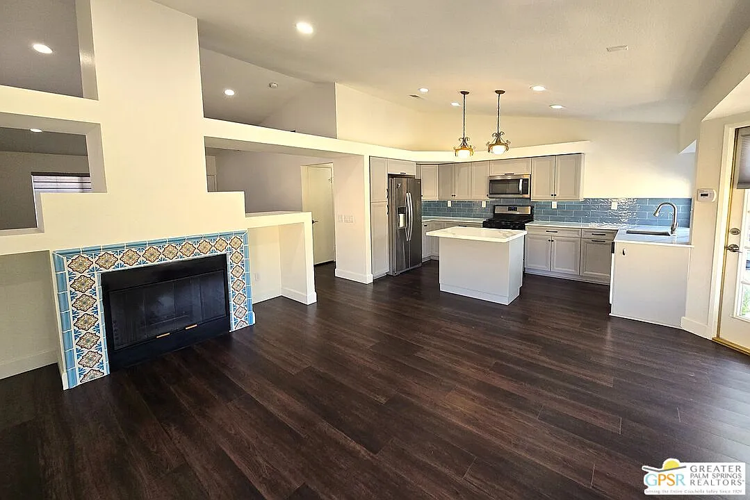 4 bed, 2.0 bath, 1618 sqft, $3,500 — Photo 2