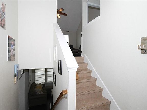 3rd image of 788 Chateau Ln