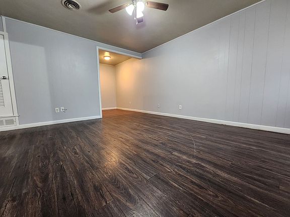 3rd image of 2301 51st St APT 14