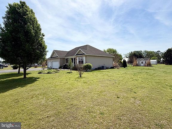 3rd image of 11684 Kensington Way