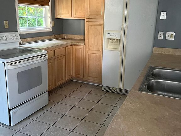 3rd image of 852 Erford Rd #852