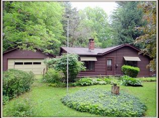 7497 Crestwood Cir, Orchard Park, NY 14127