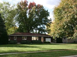 3011 Boulder Dr, Cedar Falls, IA 50613