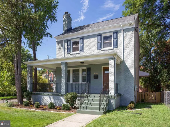3600 28th St NE, Washington, DC 20018