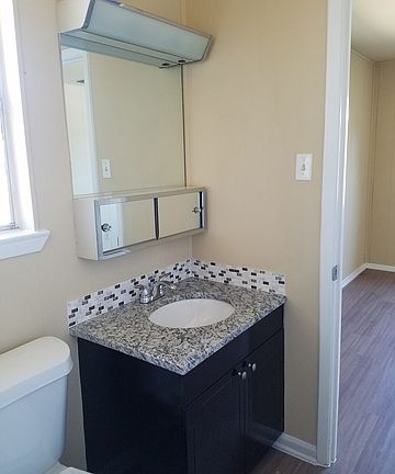 4th image of 6222 Apple Valley Dr