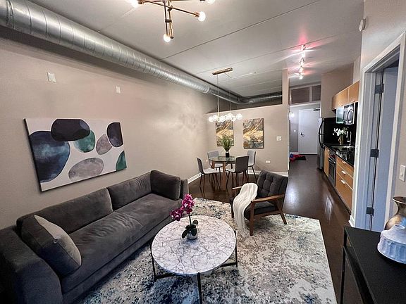 4th image of 650 W Wayman St #602