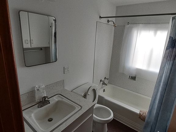 5th image of 3215 Hawthorne Pl SE